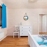Comfortable No 7 , Summer Pool Holiday home