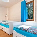 Comfortable No 7 , Summer Pool