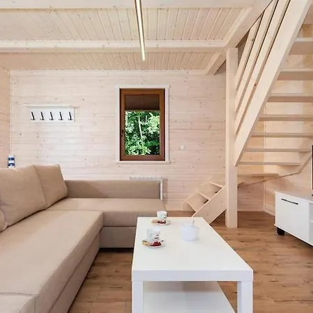 Comfortable No 7 , Summer Pool Rewal